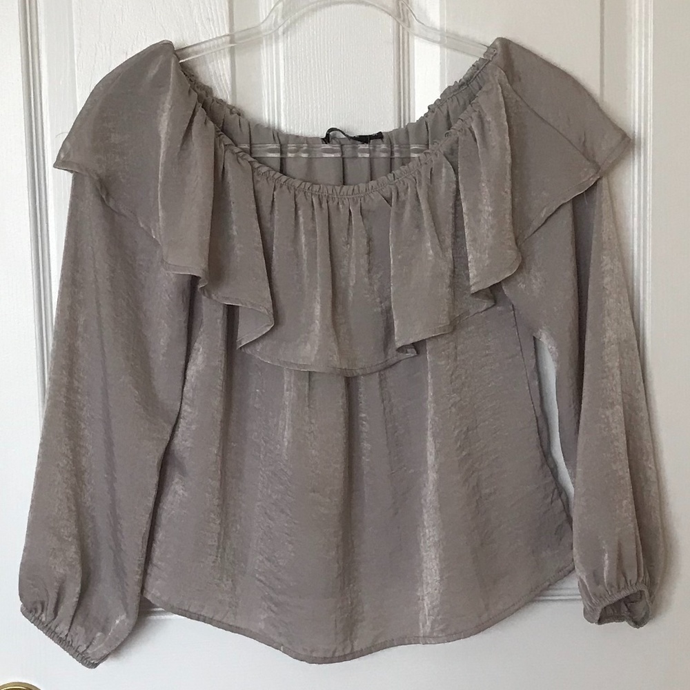 ETIQUETTE gray/silver ruffle long sleeve blouse